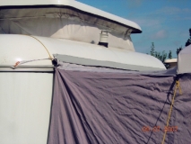 Busvorzelt, Kederschienenabdeckung