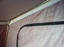 Busvorzelt, Rückwand