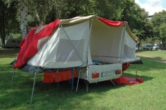 SK12 - Mit Vorzelt auf Hauptwagen falten 07