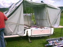 CT9 - die letzten Stangen werden gespannt