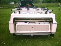 CT9 - mit geöffneter Heckklappe