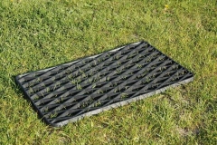 Gummimatte als Unterlage für Gasflaschen im Deichselkasten