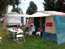 Erstes Falten auf dem Campingplatz