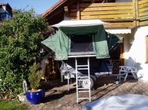 Dachzelt-Trailer front