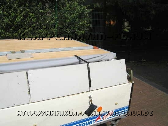 Öffnen der Klappsicherung